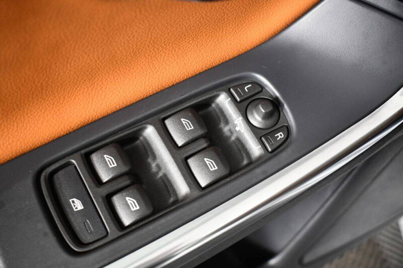 2015 Volvo V60 Cross Country T5