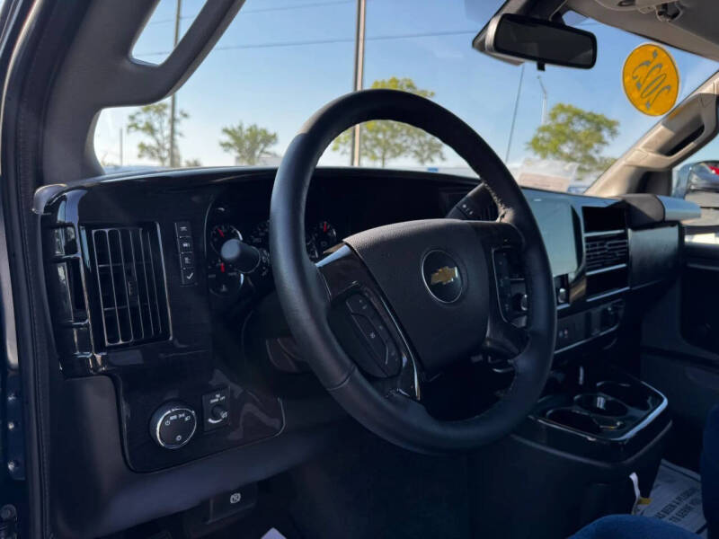 2025 Chevrolet Express 2500