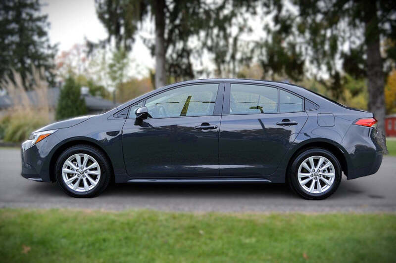 2024 Toyota Corolla Hybrid LE