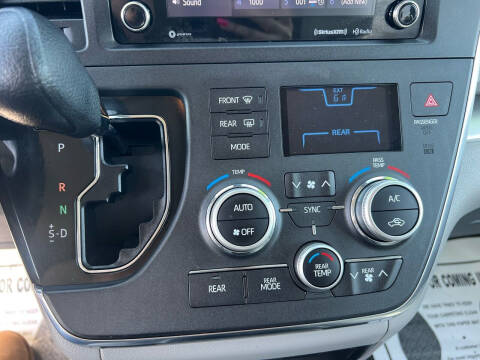 2018 Toyota Sienna LE 8-Passenger