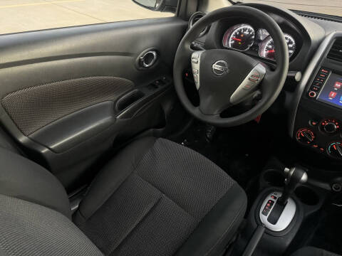 2019 Nissan Versa SV