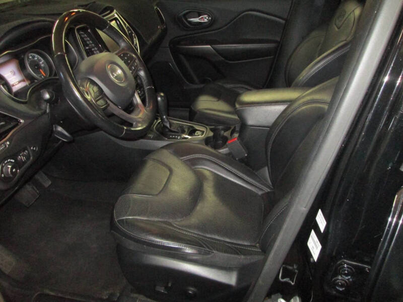 2019 Jeep Cherokee Overland