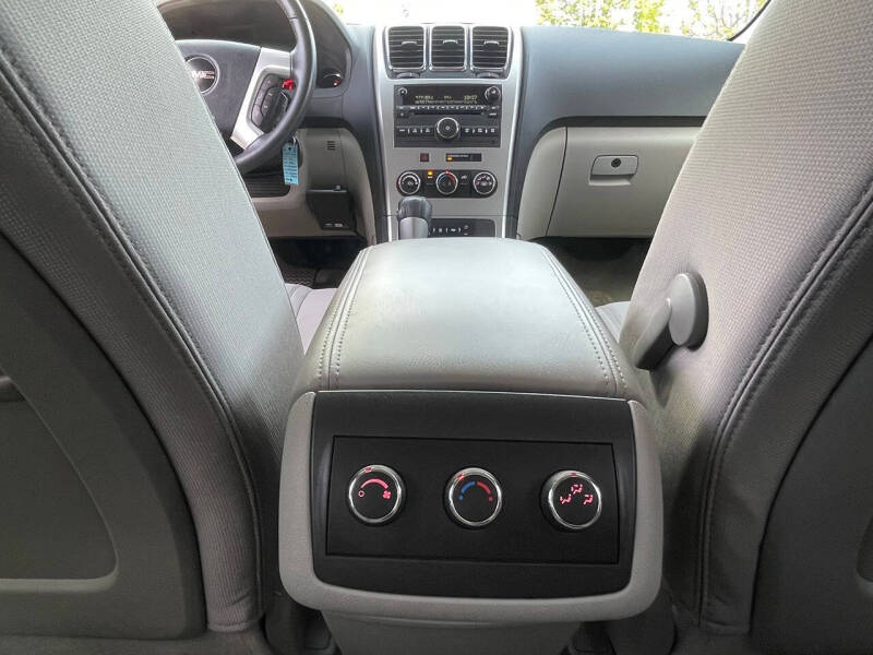 2011 GMC Acadia SLE