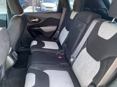 2014 Jeep Cherokee Sport