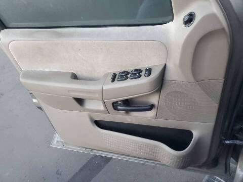 2005 Ford Explorer XLT