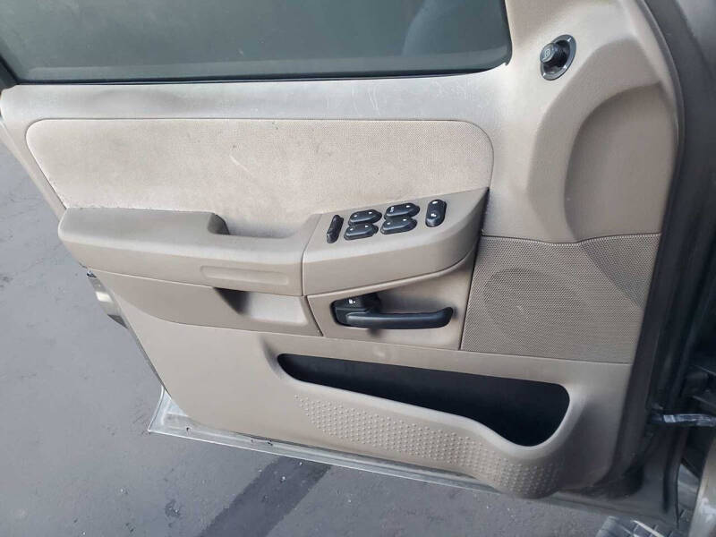 2005 Ford Explorer XLT