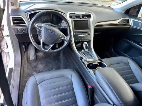 2015 Ford Fusion SE