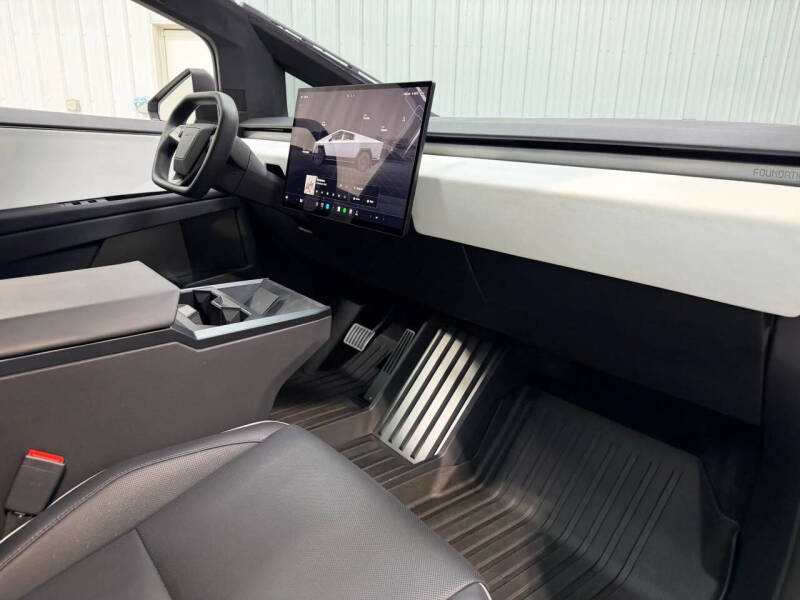 2024 Tesla Cybertruck