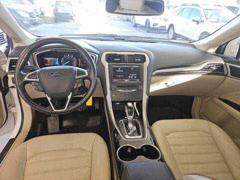 2015 Ford Fusion SE