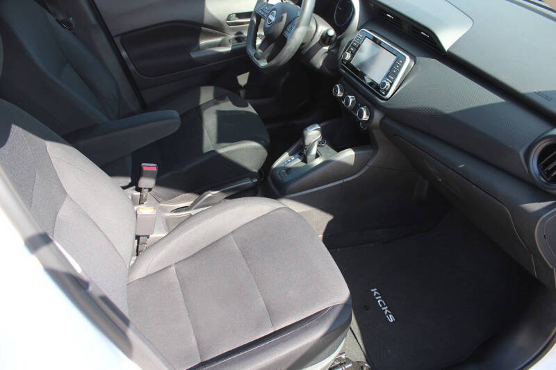 2023 Nissan Kicks S