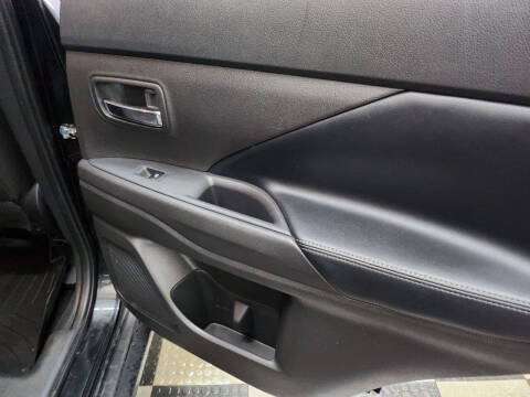 2020 Mitsubishi Outlander SE