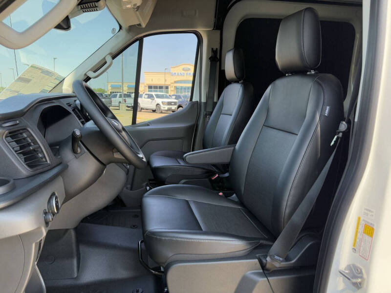 2025 Ford Transit 250