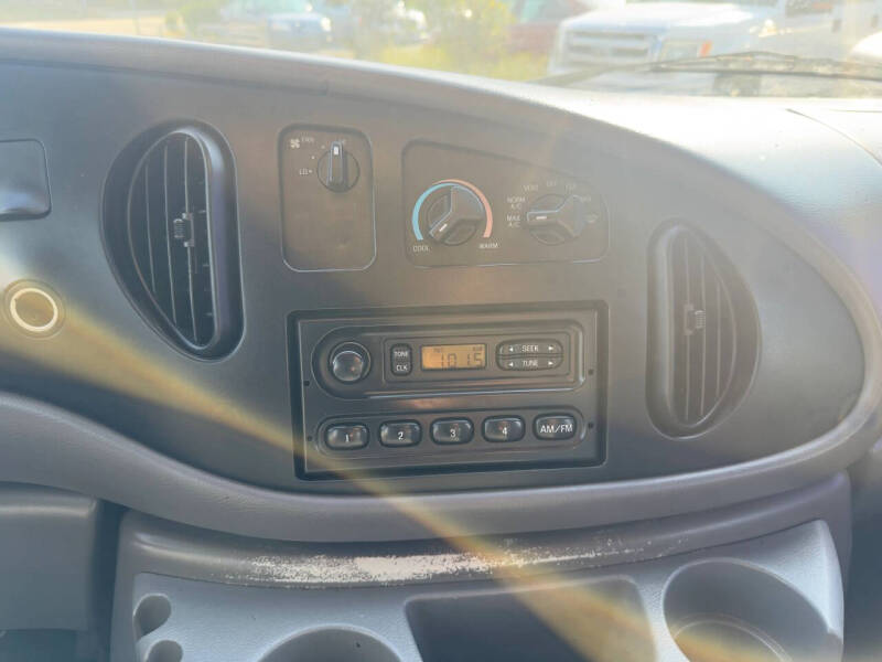 2001 Ford E-Series E-150