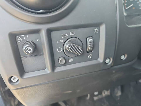 2005 HUMMER H2