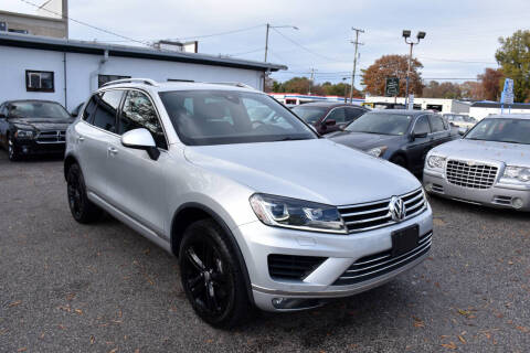 2017 Volkswagen Touareg for sale at Wheel Deal Auto Sales LLC in Norfolk VA