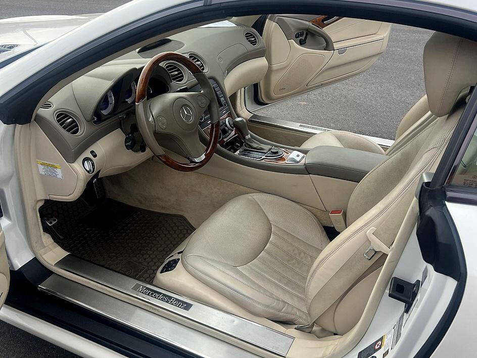 Mercedes-BenzSL-Class10