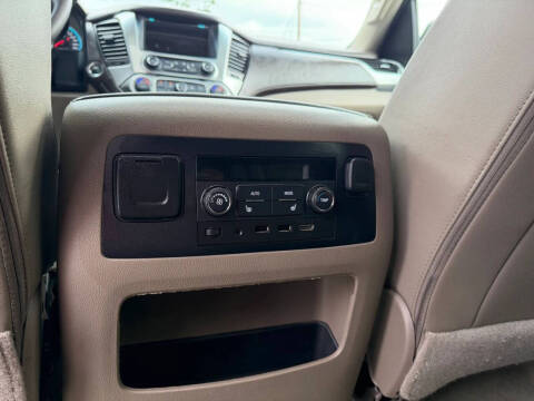 2017 Chevrolet Suburban LT