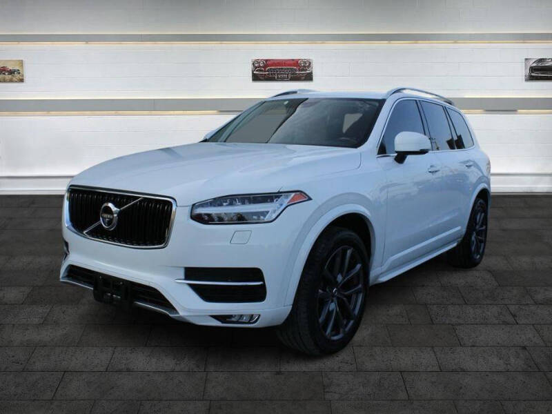 2016 Volvo XC90 T6 Momentum
