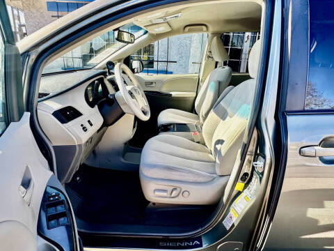 2012 Toyota Sienna