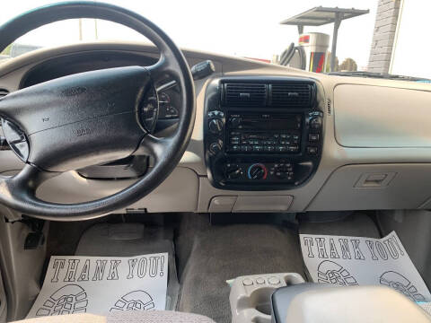 2000 Ford Explorer XLS