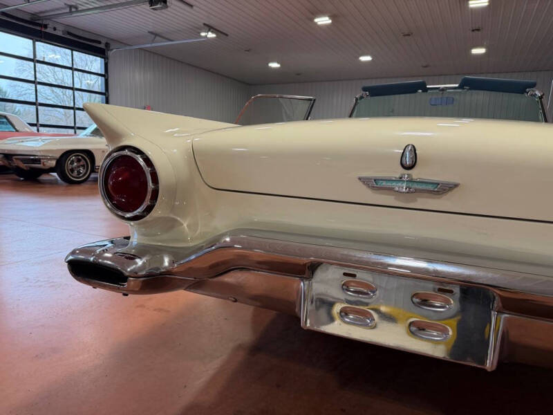 1957 Ford Thunderbird