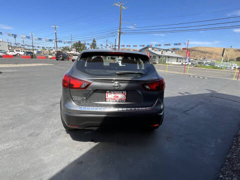 2017 Nissan Rogue Sport S