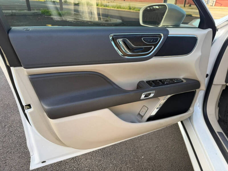 2019 Lincoln Continental Select