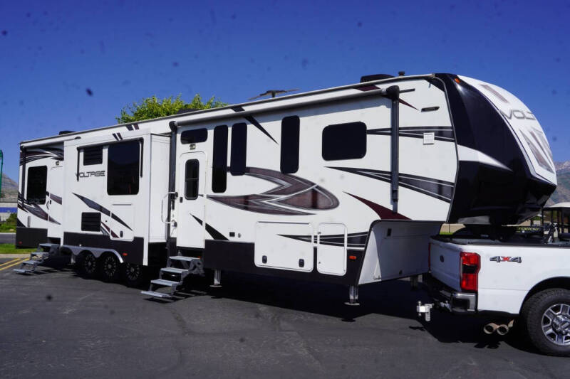2016 Dutchmen Voltage 3970