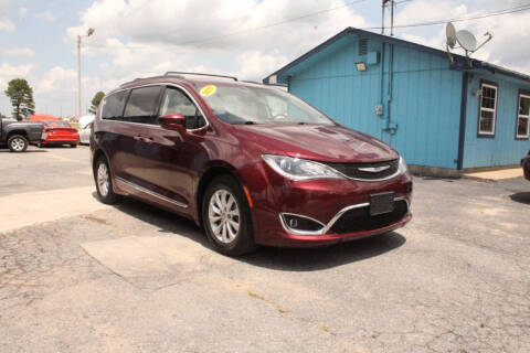 2017 Chrysler Pacifica Touring-L
