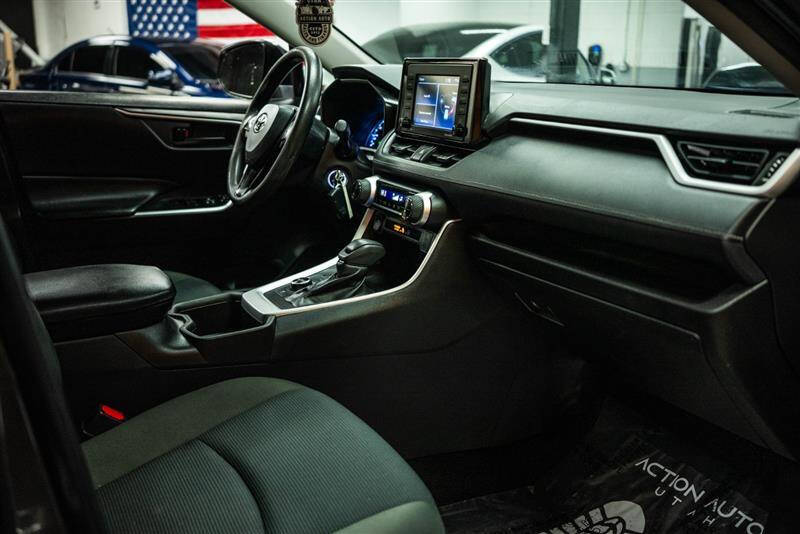 2022 Toyota RAV4 Hybrid LE