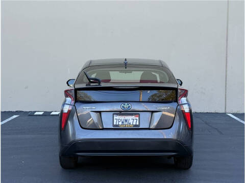 2016 Toyota Prius Two