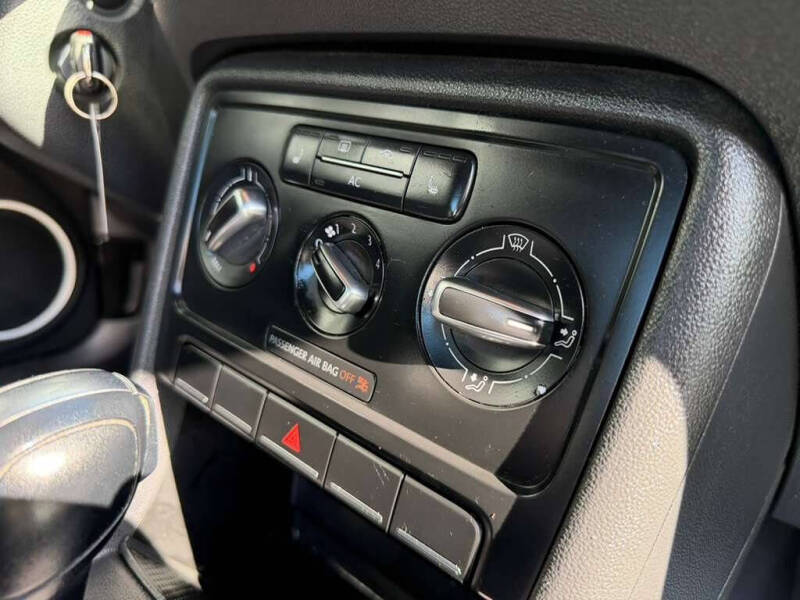 2012 Volkswagen Beetle 2.5L PZEV
