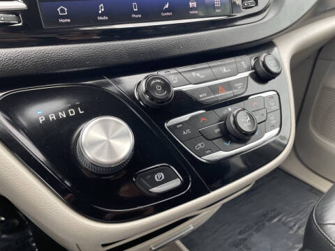 2022 Chrysler Pacifica Touring L