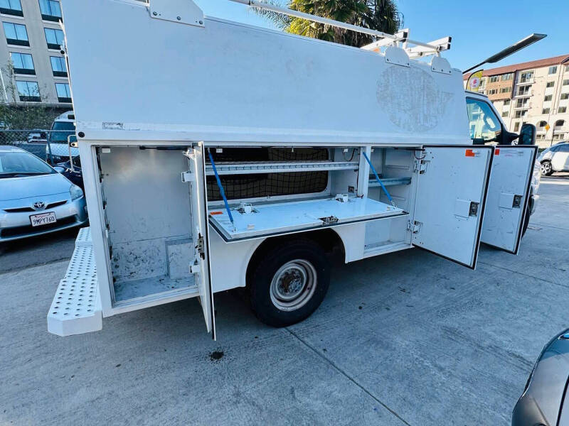 2011 Ford E-Series E-350 SD