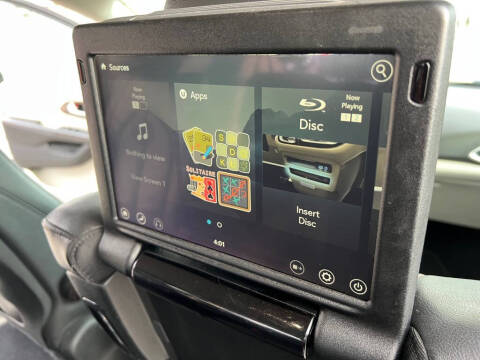 2017 Chrysler Pacifica Touring-L Plus