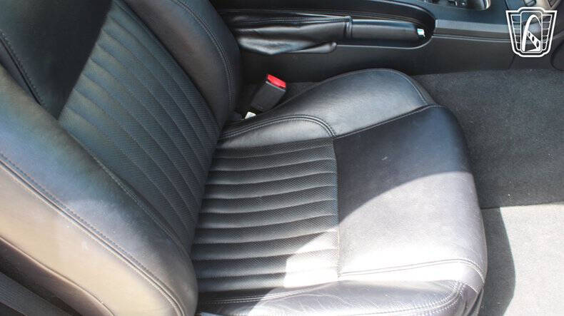2005 Ford Thunderbird