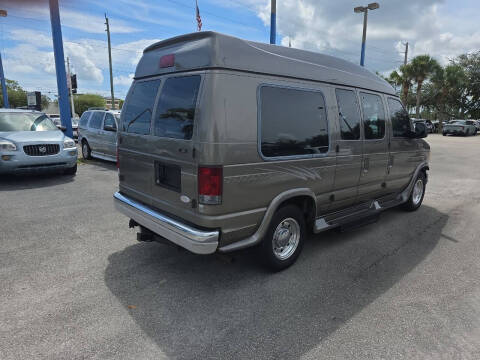 2003 Ford E-Series E-250 SD