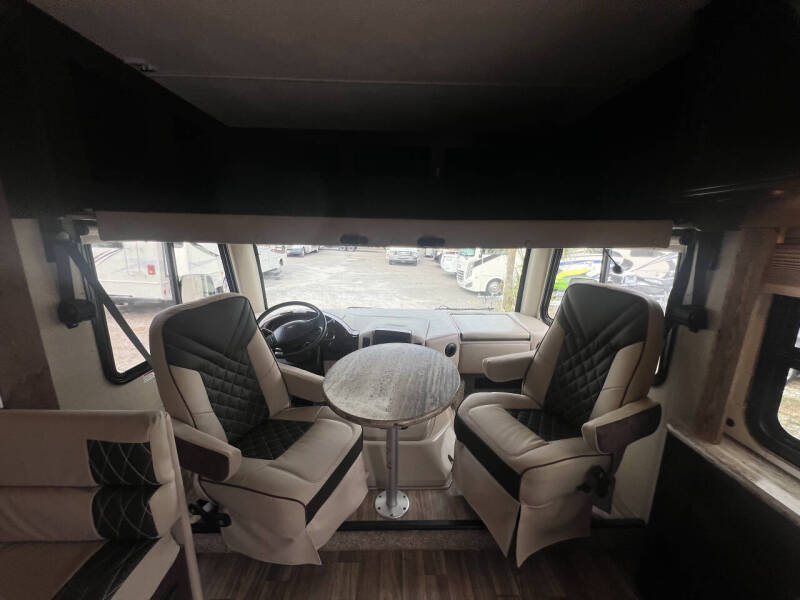 2017 Thor Motor Coach ACE BUNK HOUSE