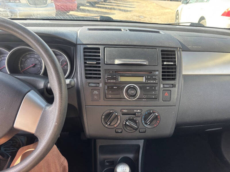 2010 Nissan Versa 1.8 S