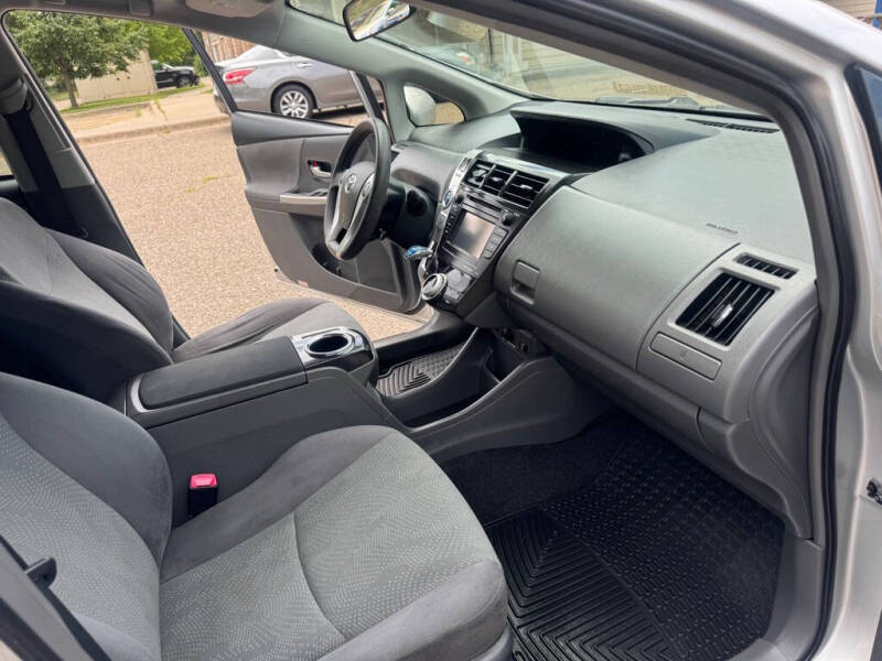 2013 Toyota Prius v
