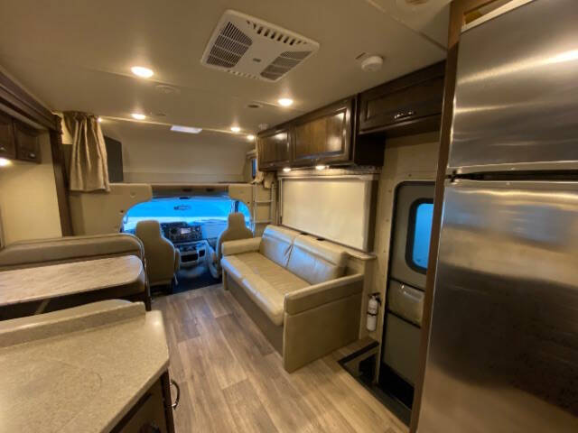 2017 Ford E-Series E-450 SD