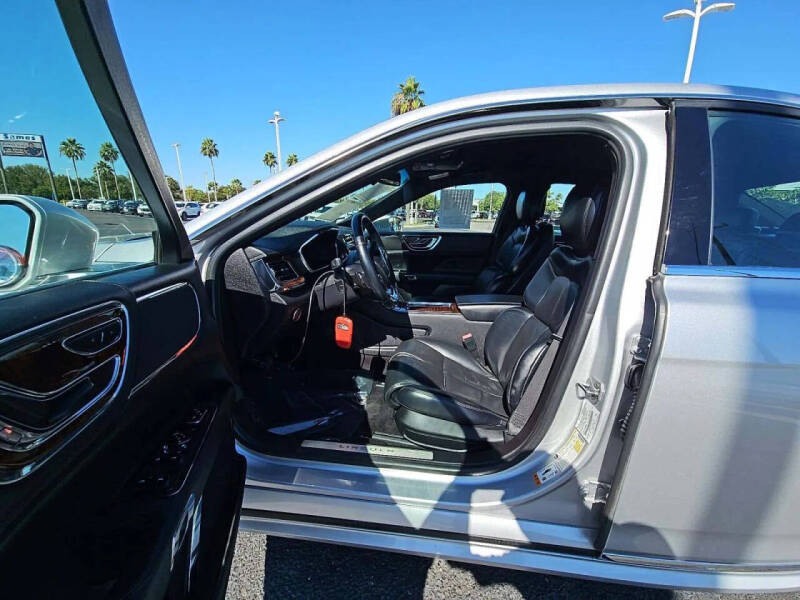 2017 Lincoln Continental Select