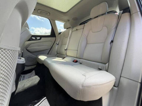 2023 Volvo XC60 B5 Plus Bright Theme