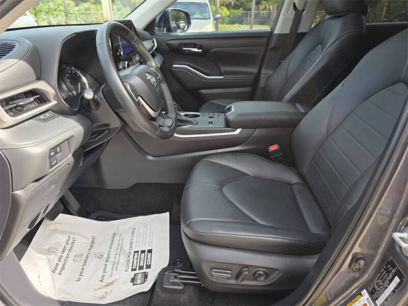 2024 Toyota Highlander XLE