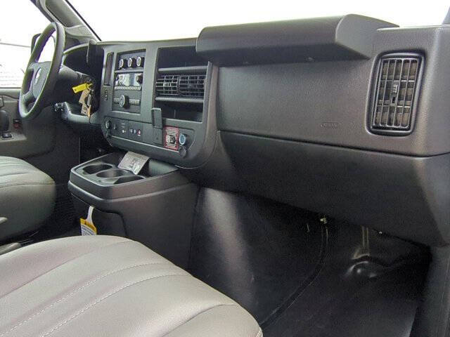 2025 Chevrolet Express 2500