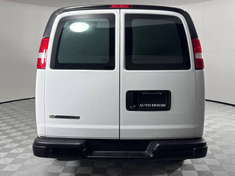 2022 Chevrolet Express 2500