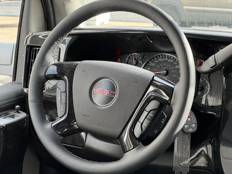 2025 GMC Savana 2500