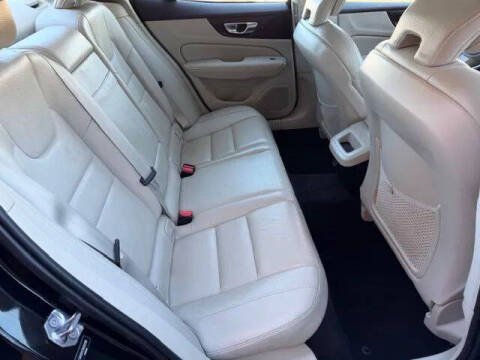 2021 Volvo S60 T5 Momentum