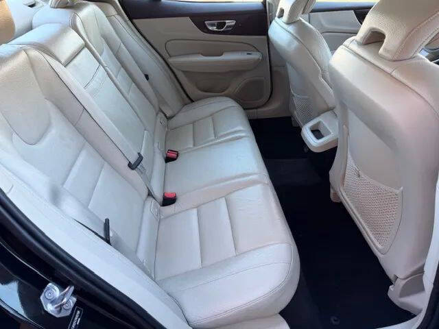 2021 Volvo S60 T5 Momentum