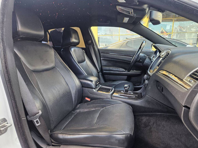 2014 Chrysler 300 C